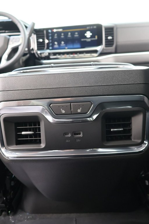 2025 Chevrolet Silverado 2500 HD LTZ in Terrebonne, Quebec - 22 - w1024h768px