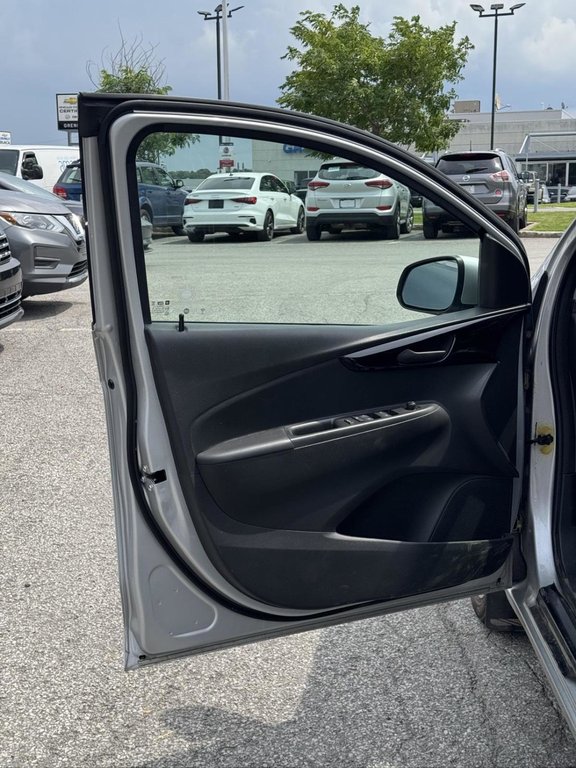 2022 Chevrolet Spark 1LT * Bas Kilométrage * in Terrebonne, Quebec - 7 - w1024h768px