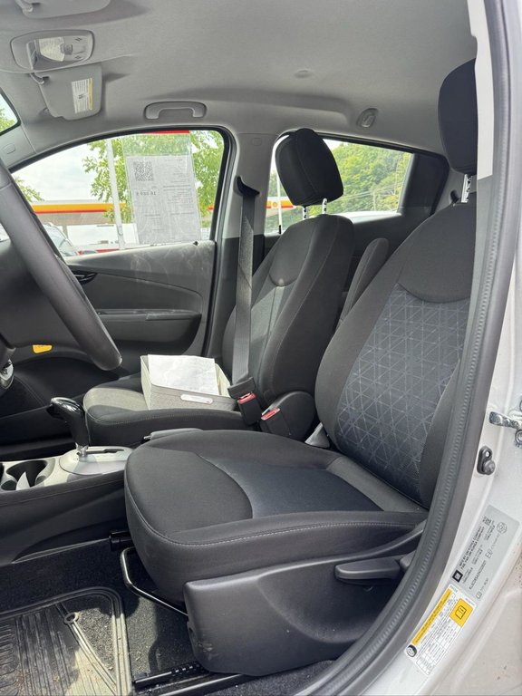 2022 Chevrolet Spark 1LT * Bas Kilométrage * in Terrebonne, Quebec - 8 - w1024h768px