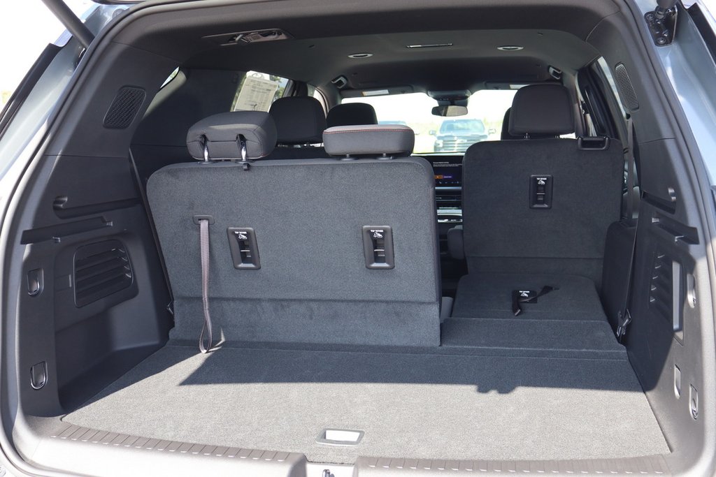 2025 Chevrolet Traverse LT in Terrebonne, Quebec - 8 - w1024h768px