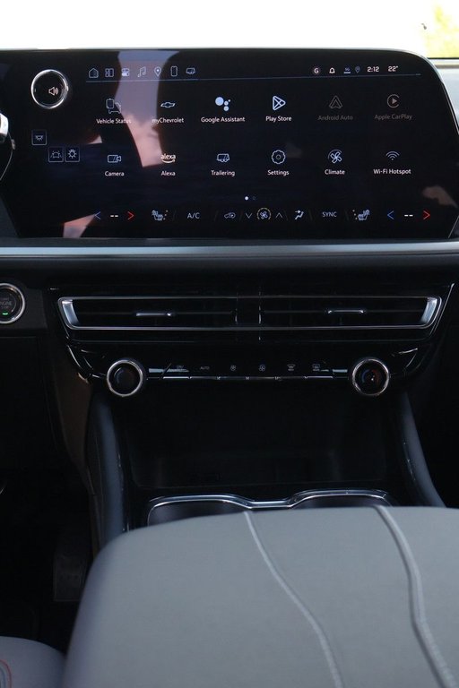 2025 Chevrolet Traverse LT in Terrebonne, Quebec - 17 - w1024h768px