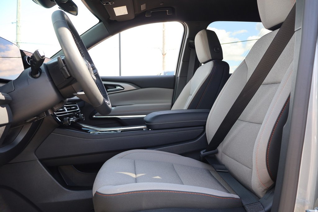 2025 Chevrolet Traverse LT in Terrebonne, Quebec - 10 - w1024h768px