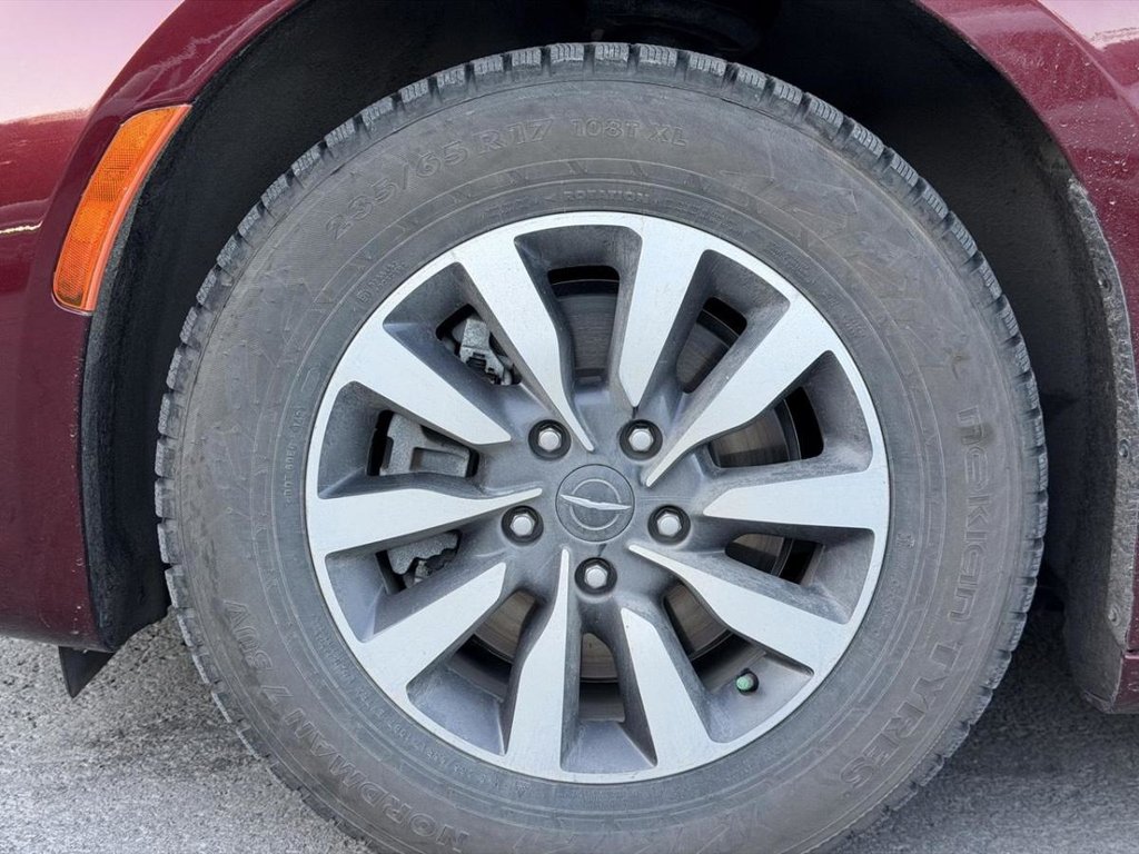 2022 Chrysler Pacifica Hybrid Touring L Cuir Bas Kilométrage in Terrebonne, Quebec - 24 - w1024h768px