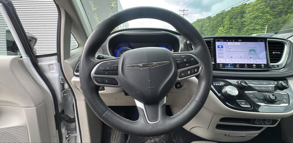 Chrysler Pacifica Touring-L Caméra De Recul 2024 à Terrebonne, Québec - 12 - w1024h768px