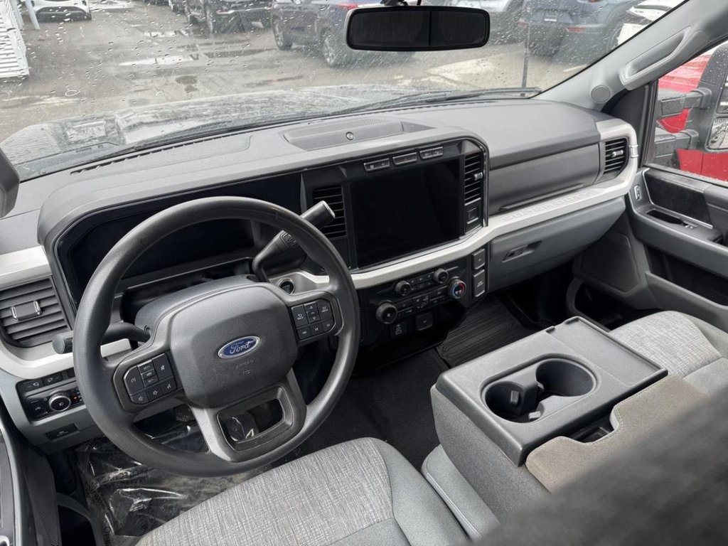 Ford F 250 XLT  FX4 Crew Diesel 2023 à Terrebonne, Québec - 10 - w1024h768px