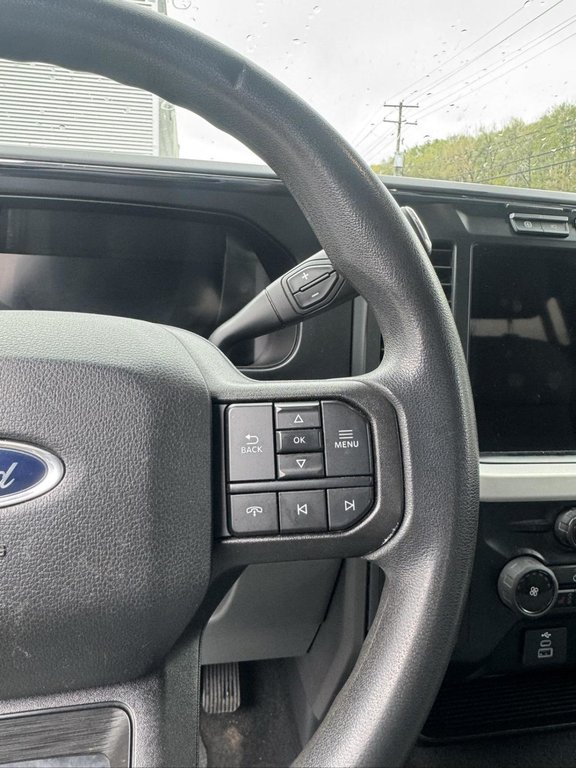 Ford F 250 XLT  FX4 Crew Diesel 2023 à Terrebonne, Québec - 13 - w1024h768px