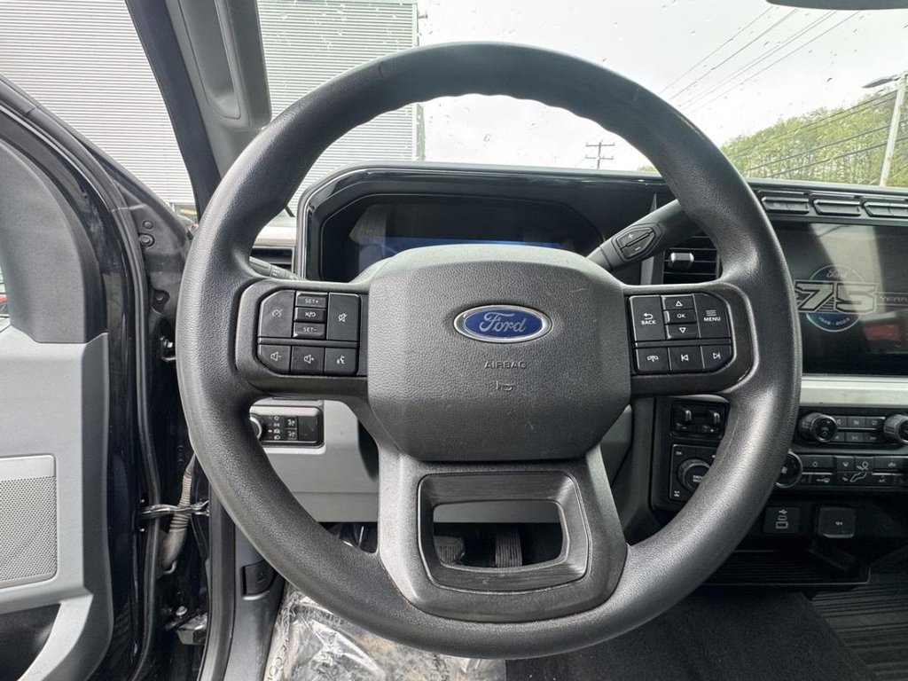 Ford F 250 XLT  FX4 Crew Diesel 2023 à Terrebonne, Québec - 11 - w1024h768px