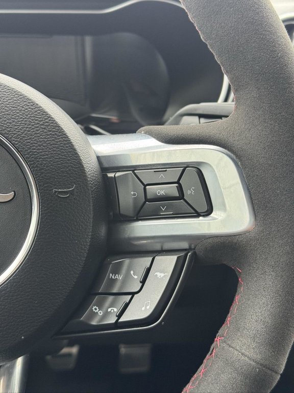 2020 Ford Mustang GT Premium 401A Performance Pack 2 in Terrebonne, Quebec - 13 - w1024h768px