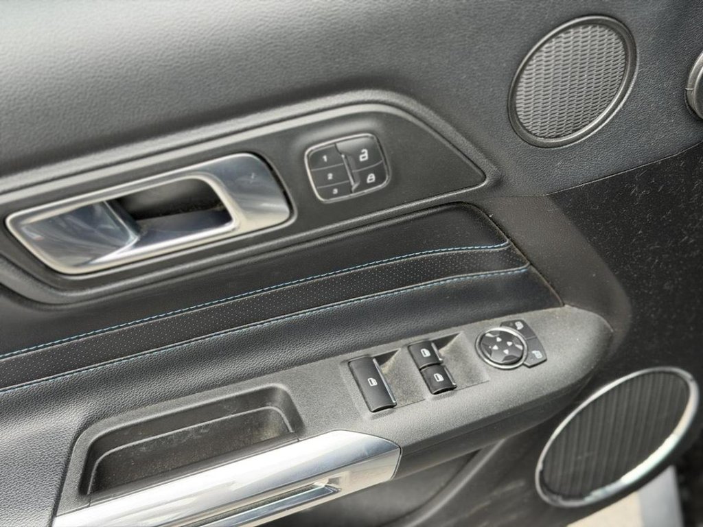 2022 Ford Mustang GT Premium in Terrebonne, Quebec - 7 - w1024h768px