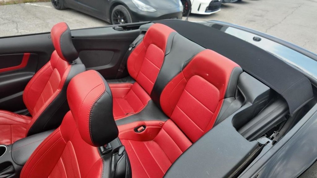 2022 Ford Mustang GT Premium in Terrebonne, Quebec - 8 - w1024h768px