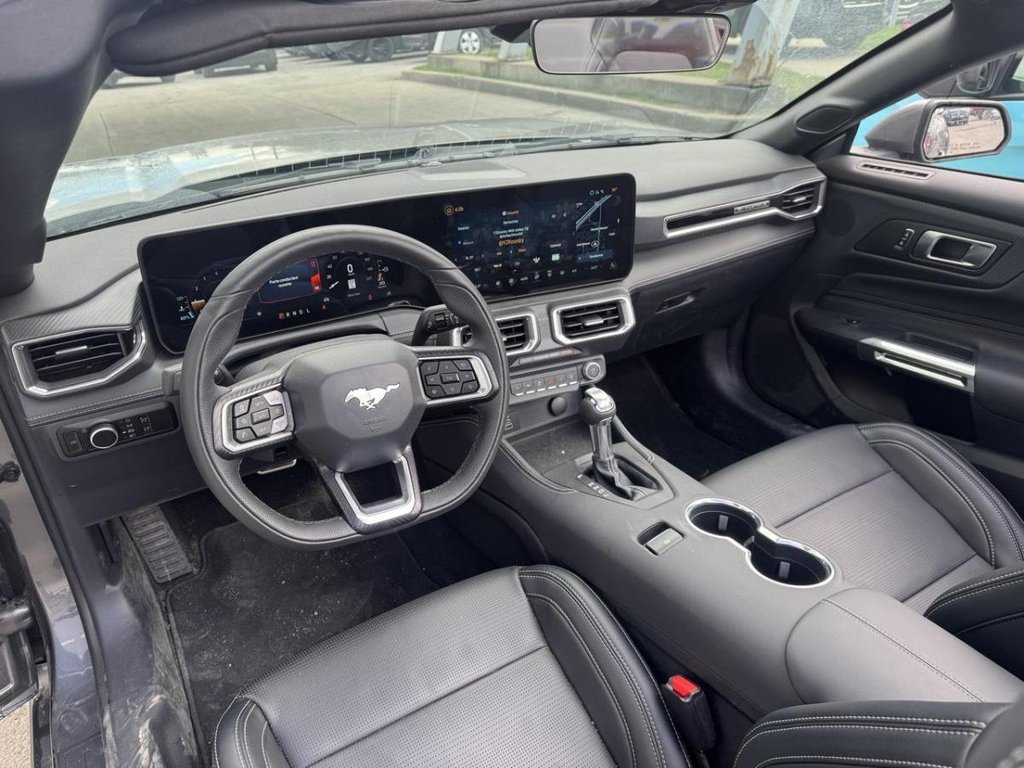 Ford Mustang GT Premium Convertible Bas Kilométrage 2026 à Terrebonne, Québec - 10 - w1024h768px