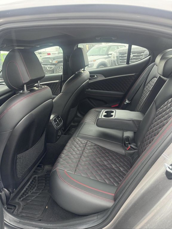 GENESIS G70 3.3T Sport Cuir Toit Ouvrant 2021 à Terrebonne, Québec - 8 - w1024h768px