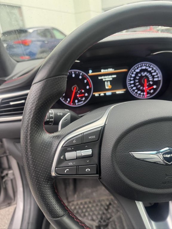 GENESIS G70 3.3T Sport Cuir Toit Ouvrant 2021 à Terrebonne, Québec - 11 - w1024h768px