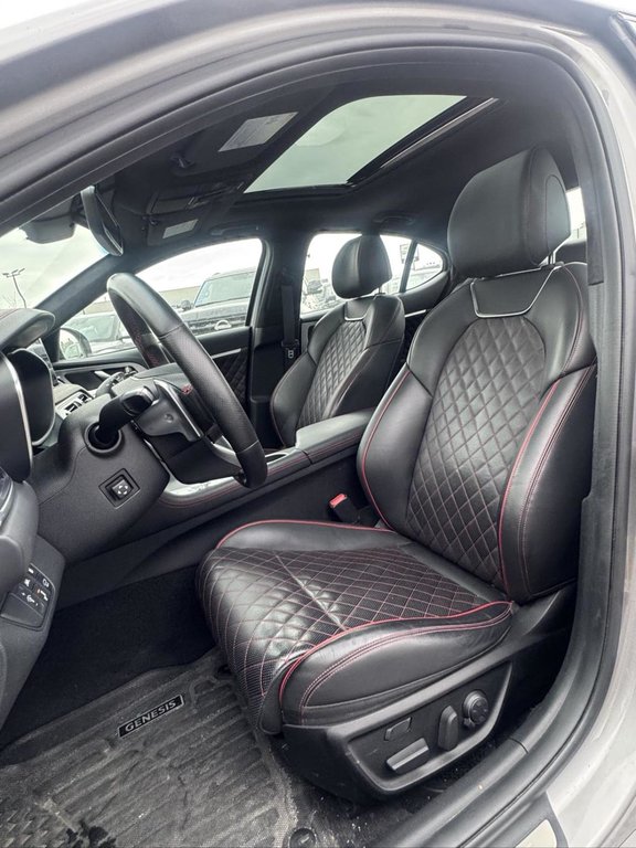 GENESIS G70 3.3T Sport Cuir Toit Ouvrant 2021 à Terrebonne, Québec - 7 - w1024h768px