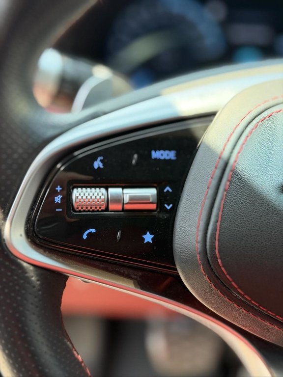 2022 GENESIS GV70 3.5T Sport Plus Intérieur Rouge in Terrebonne, Quebec - 12 - w1024h768px
