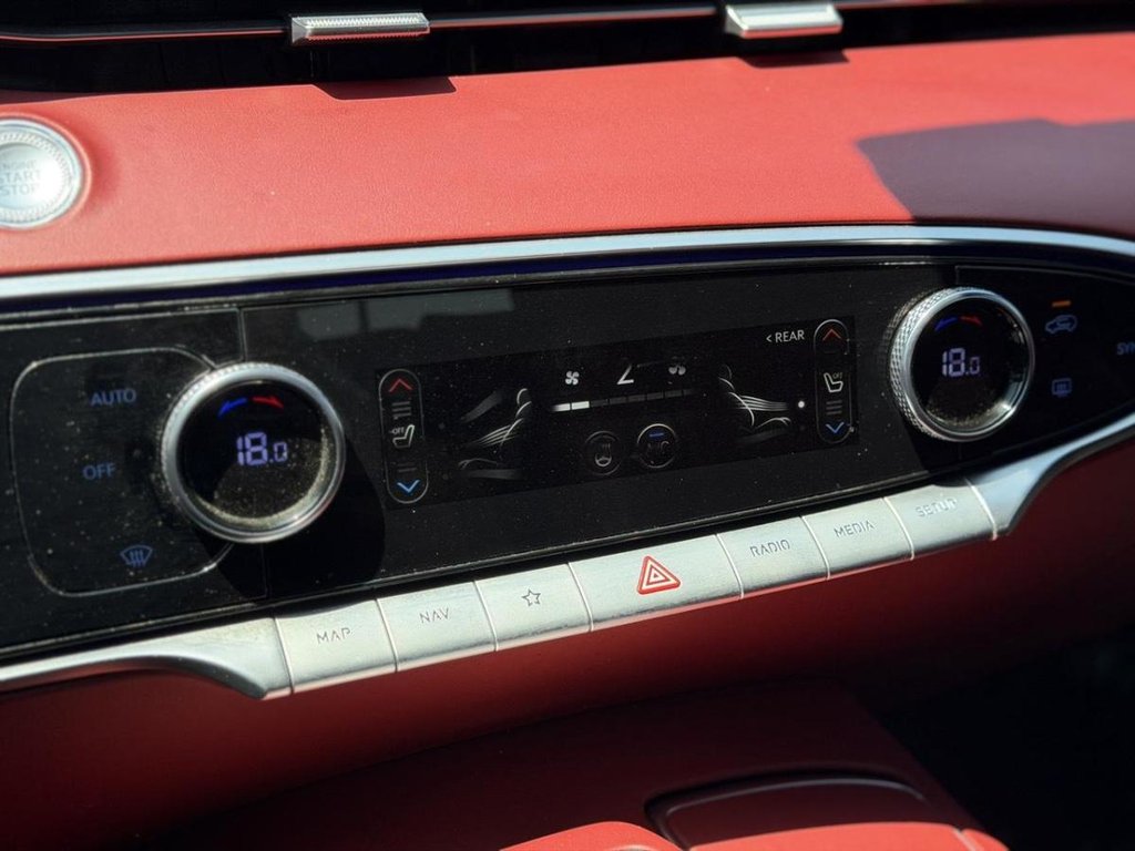 2022 GENESIS GV70 3.5T Sport Plus Intérieur Rouge in Terrebonne, Quebec - 17 - w1024h768px