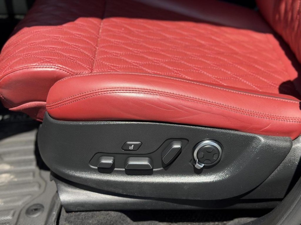 2022 GENESIS GV70 3.5T Sport Plus Intérieur Rouge in Terrebonne, Quebec - 8 - w1024h768px