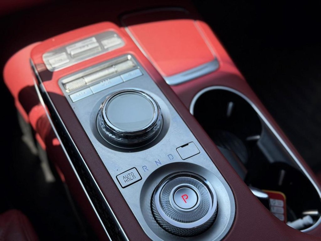 2022 GENESIS GV70 3.5T Sport Plus Intérieur Rouge in Terrebonne, Quebec - 18 - w1024h768px