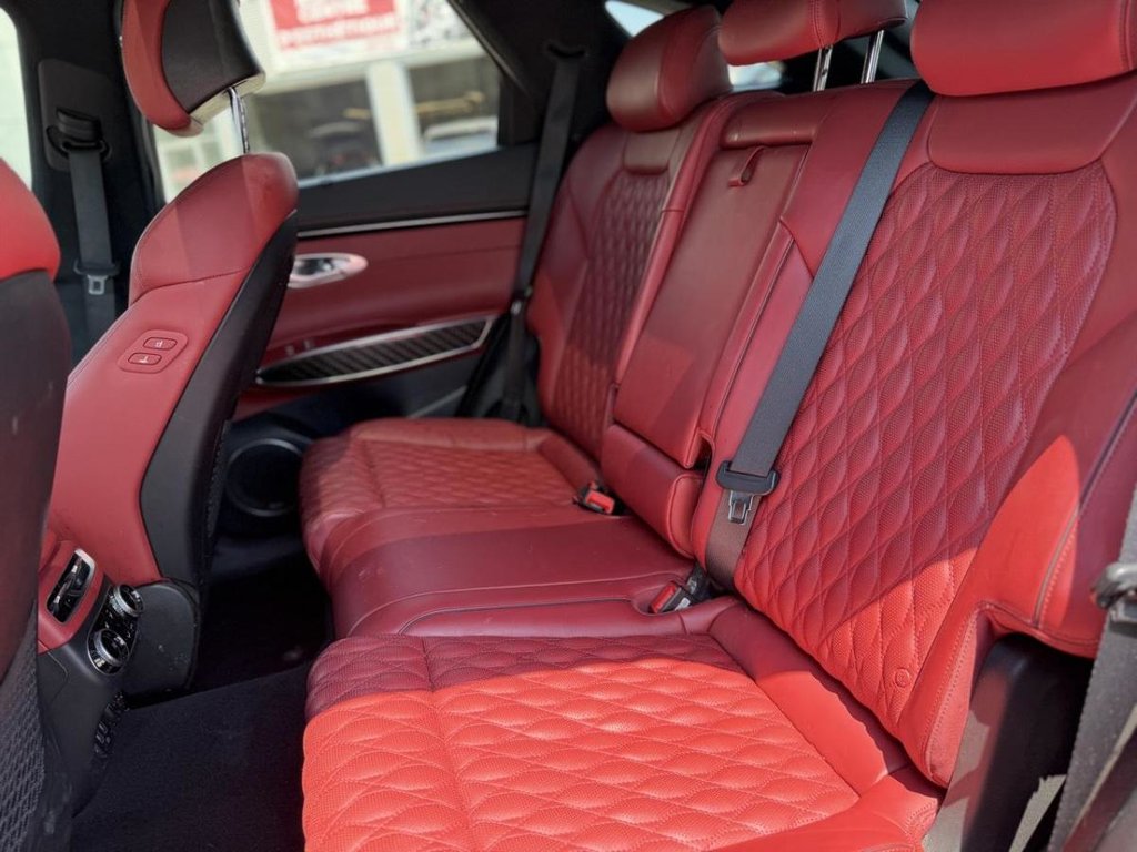2022 GENESIS GV70 3.5T Sport Plus Intérieur Rouge in Terrebonne, Quebec - 21 - w1024h768px