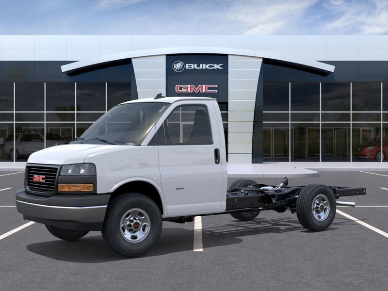 GMC Savana Cutaway 3500 WT 139'' 2025 à Terrebonne, Québec - 2 - w1024h768px