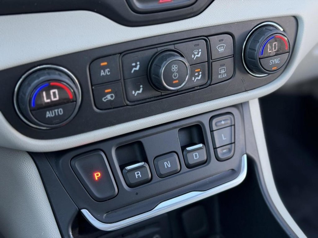 GMC Terrain Denali Cuir Toit Panoramique Bas Kiométrage 2020 à Terrebonne, Québec - 16 - w1024h768px