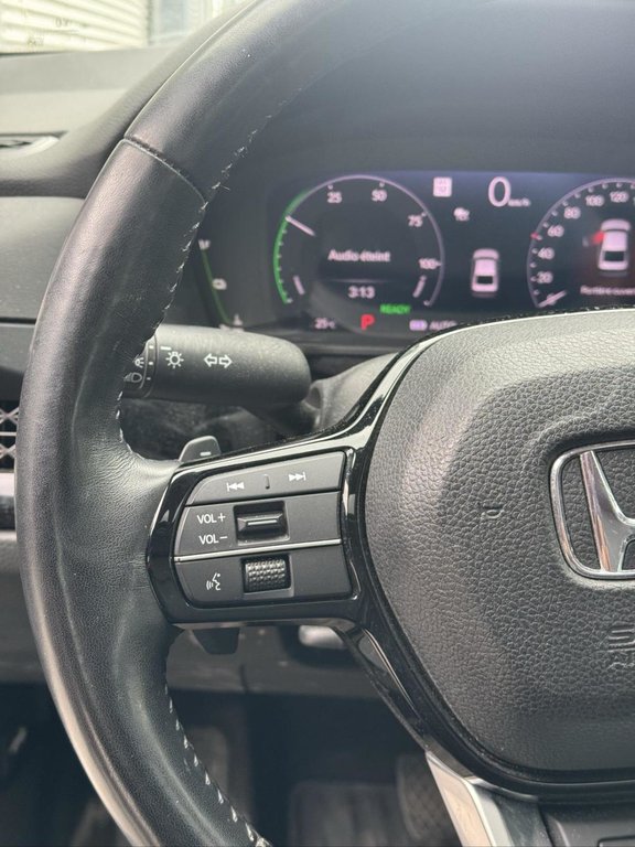 2024 Honda Accord Hybrid Touring Cuir  Toit Ouvrant in Terrebonne, Quebec - 11 - w1024h768px