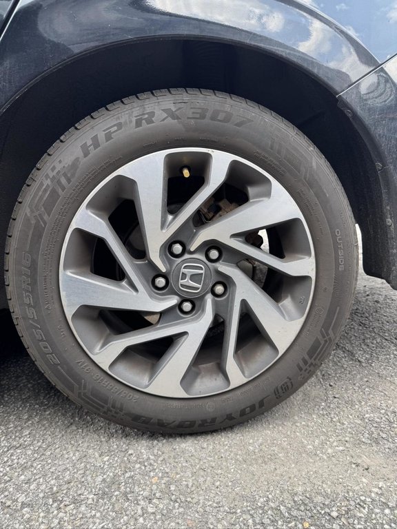 2019 Honda Civic EX Toit Ouvrant in Terrebonne, Quebec - 15 - w1024h768px