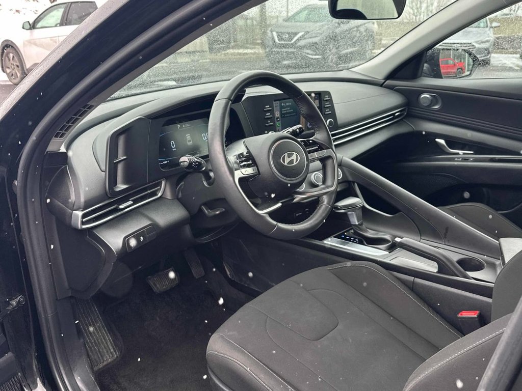 Hyundai Elantra Preferred 2025 à Terrebonne, Québec - 3 - w1024h768px