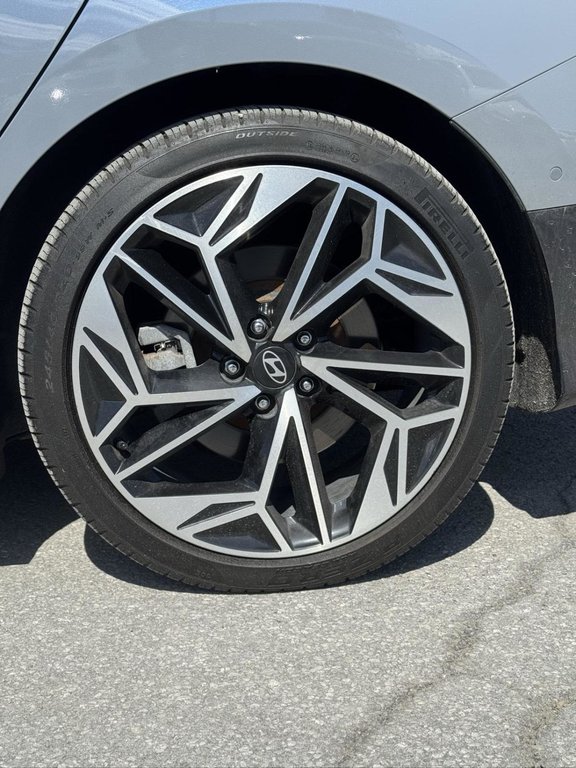 2024 Hyundai IONIQ 6 Preferred Ultimate Long Range AWD in Terrebonne, Quebec - 19 - w1024h768px