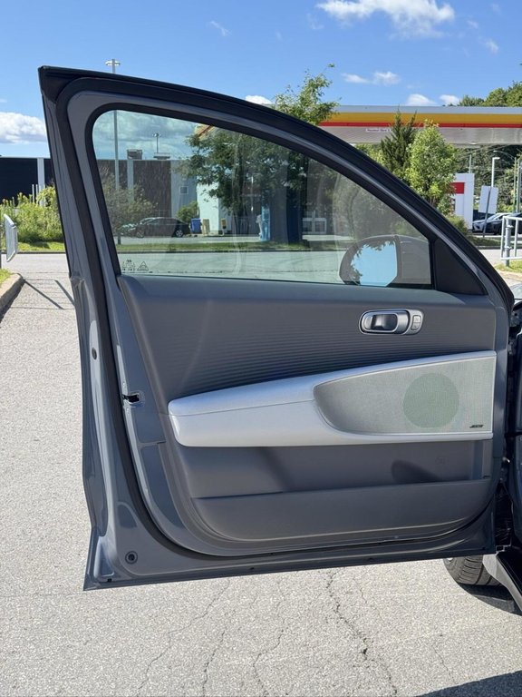 2024 Hyundai IONIQ 6 Preferred Ultimate Long Range AWD in Terrebonne, Quebec - 7 - w1024h768px