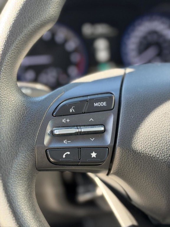 2023 Hyundai Kona Essential AWD Bas Kilométrage in Terrebonne, Quebec - 10 - w1024h768px