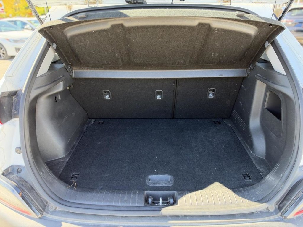 2023 Hyundai Kona Essential AWD Bas Kilométrage in Terrebonne, Quebec - 20 - w1024h768px