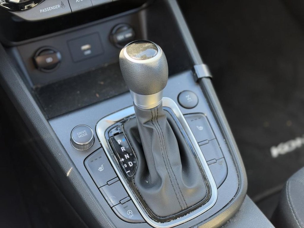 2023 Hyundai Kona Essential AWD Bas Kilométrage in Terrebonne, Quebec - 16 - w1024h768px