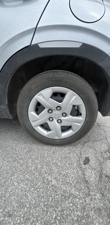 Hyundai Venue Essential Caméra De Recul Bas Kilométrage 2023 à Terrebonne, Québec - 16 - w1024h768px