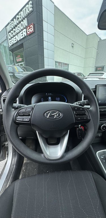 Hyundai Venue Essential Caméra De Recul Bas Kilométrage 2023 à Terrebonne, Québec - 11 - w1024h768px