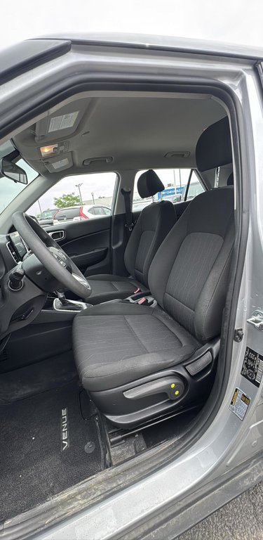 Hyundai Venue Essential Caméra De Recul Bas Kilométrage 2023 à Terrebonne, Québec - 8 - w1024h768px