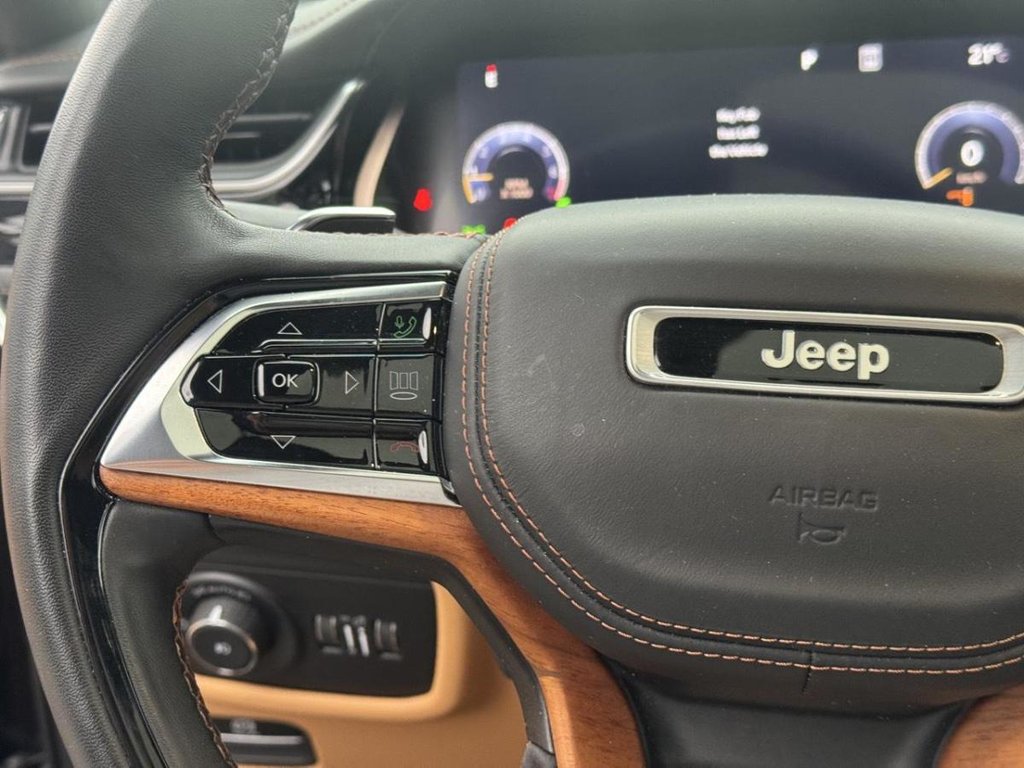 Jeep Grand Cherokee Summit Reserve Cuir Toit Panoramique 2023 à Terrebonne, Québec - 13 - w1024h768px
