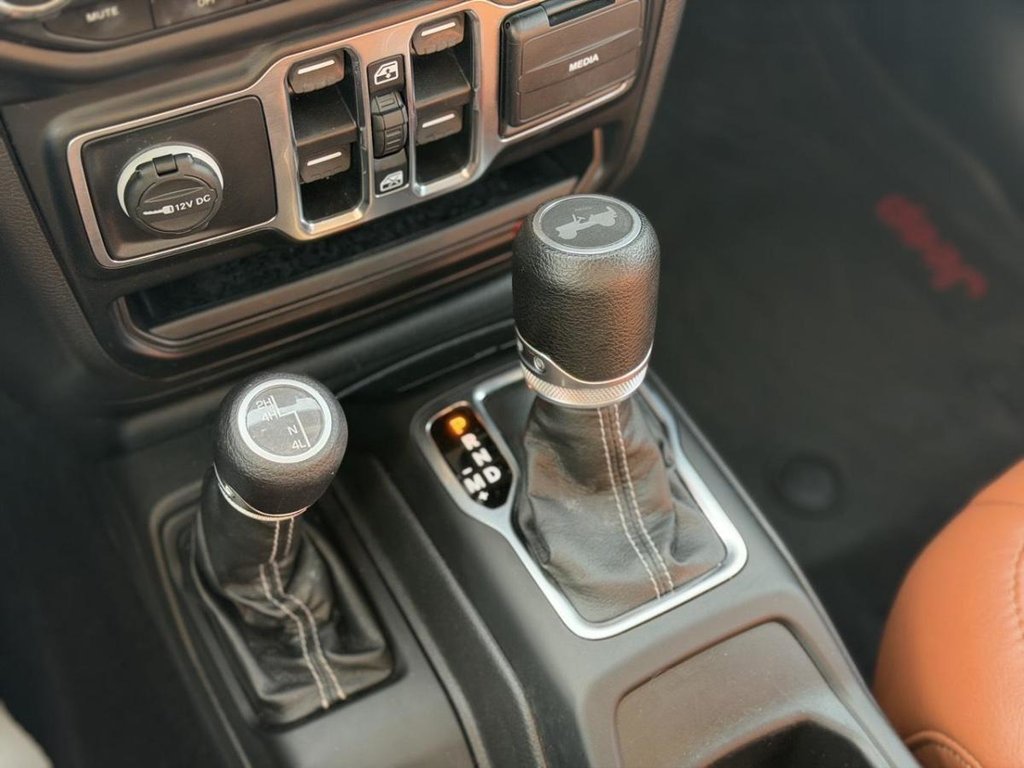2021 Jeep Wrangler Unlimited Sahara in Terrebonne, Quebec - 16 - w1024h768px