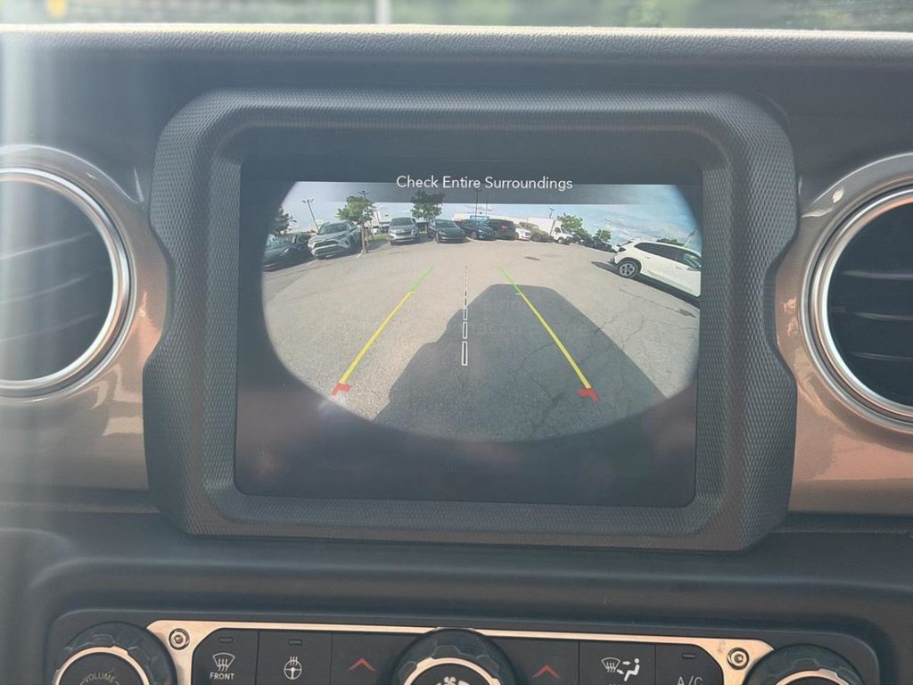 2021 Jeep Wrangler Unlimited Sahara in Terrebonne, Quebec - 14 - w1024h768px