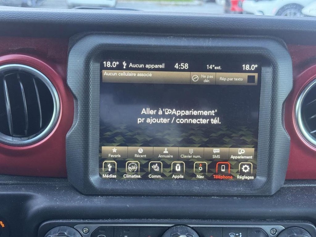 2023 Jeep Wrangler Rubicon V6 2 Toit Bas Kilométrage in Terrebonne, Quebec - 12 - w1024h768px