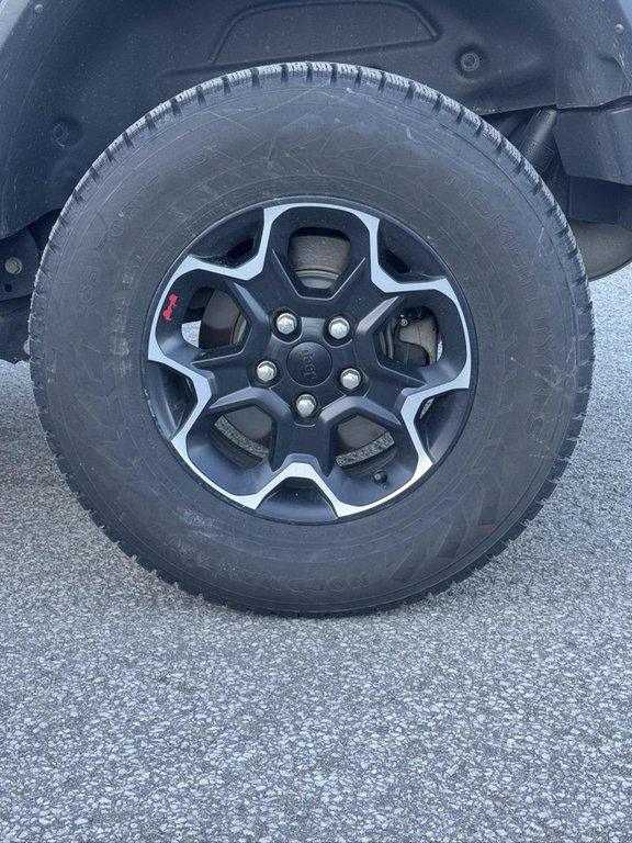 2023 Jeep Wrangler Rubicon V6 2 Toit Bas Kilométrage in Terrebonne, Quebec - 14 - w1024h768px