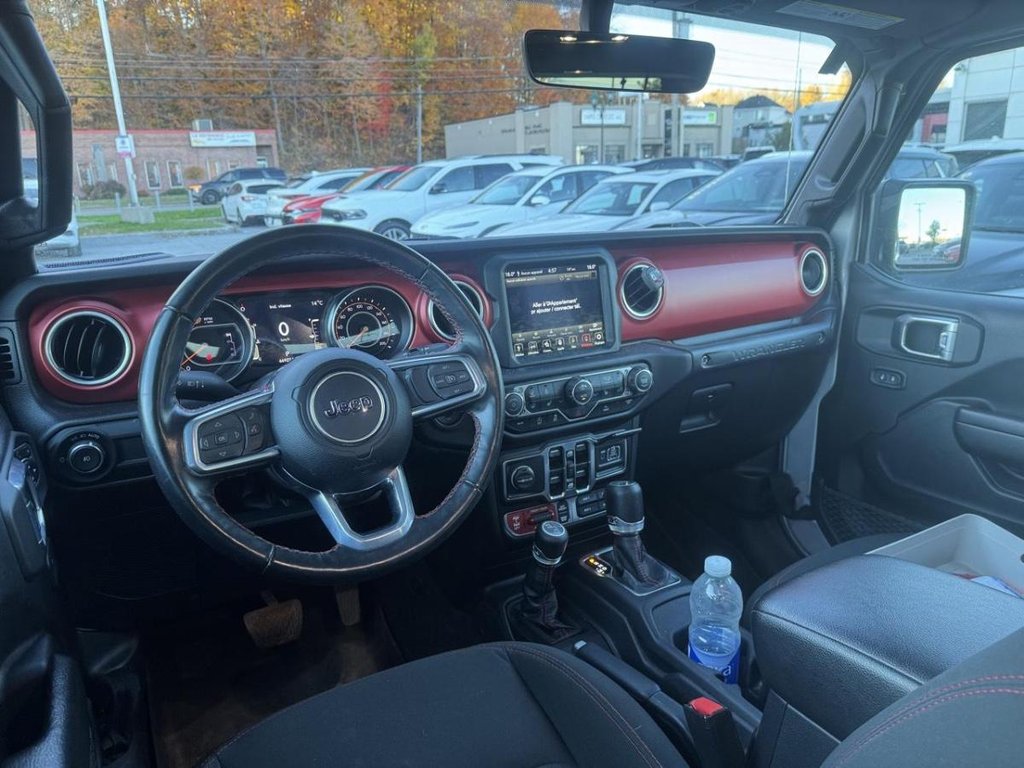 2023 Jeep Wrangler Rubicon V6 2 Toit Bas Kilométrage in Terrebonne, Quebec - 9 - w1024h768px
