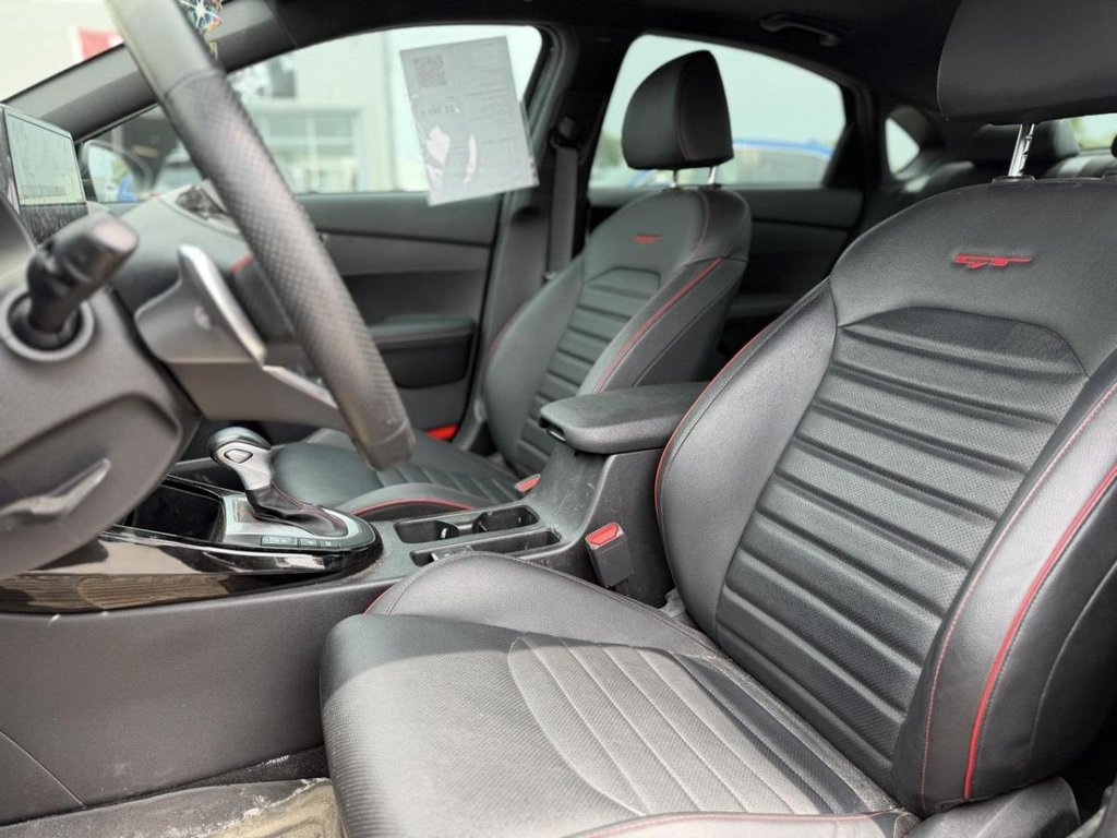 2022 Kia Forte GT Limited in Terrebonne, Quebec - 10 - w1024h768px