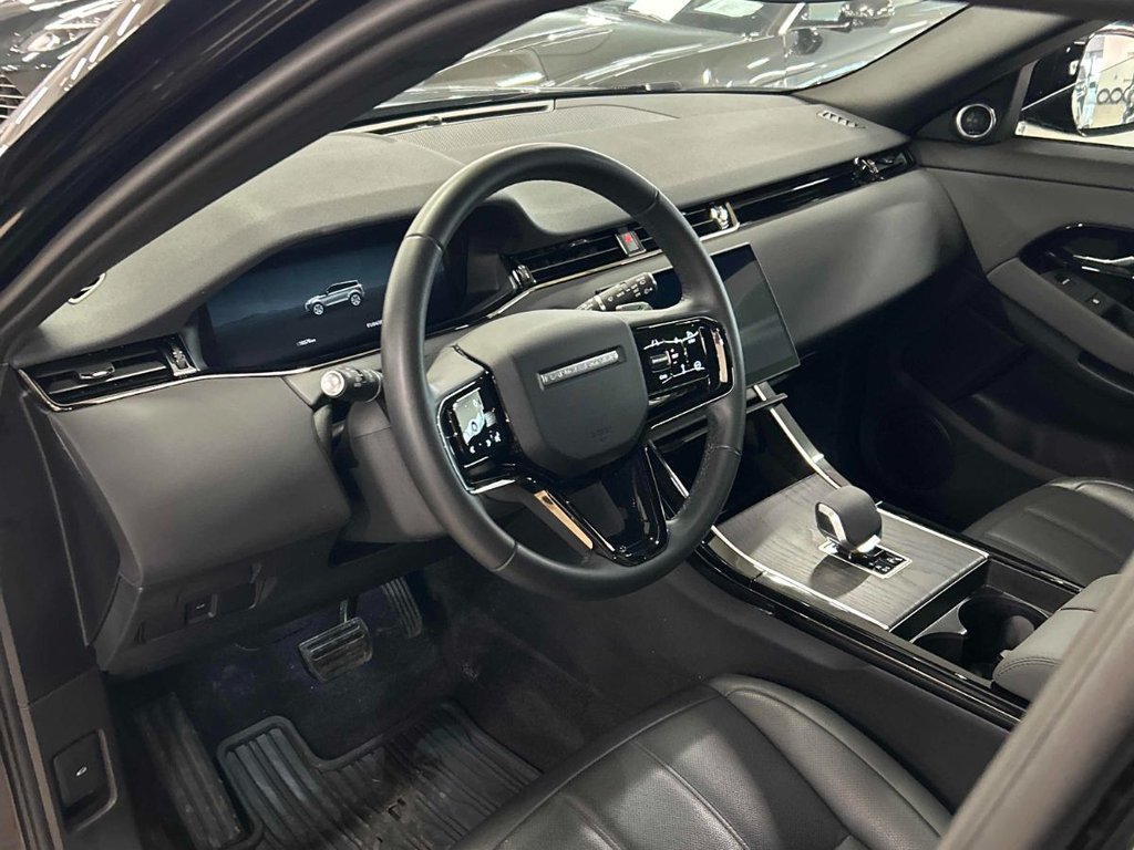 2025 Land Rover Range Rover Evoque Core S in Terrebonne, Quebec - 2 - w1024h768px
