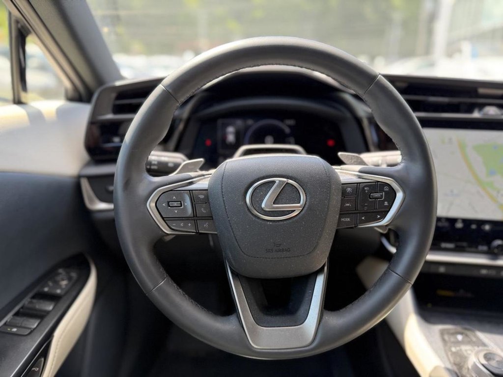Lexus RZ RZ 450e Luxe Bas Kilométrage AWD 2023 à Terrebonne, Québec - 18 - w1024h768px
