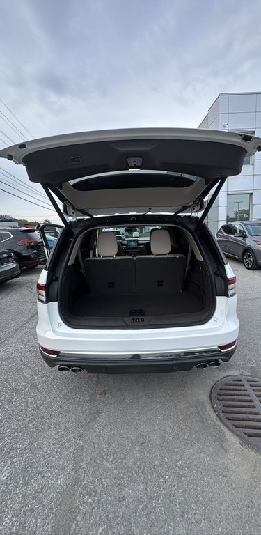 2022 Lincoln Aviator Reserve Cuir Toit Ouvrant 6 Passagers in Terrebonne, Quebec - 16 - w1024h768px