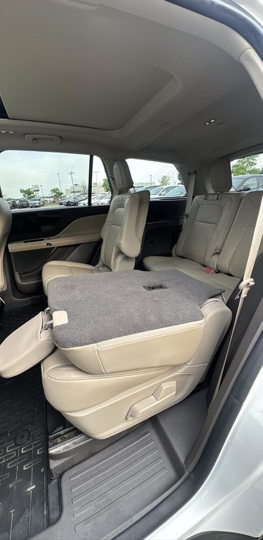 2022 Lincoln Aviator Reserve Cuir Toit Ouvrant 6 Passagers in Terrebonne, Quebec - 10 - w1024h768px