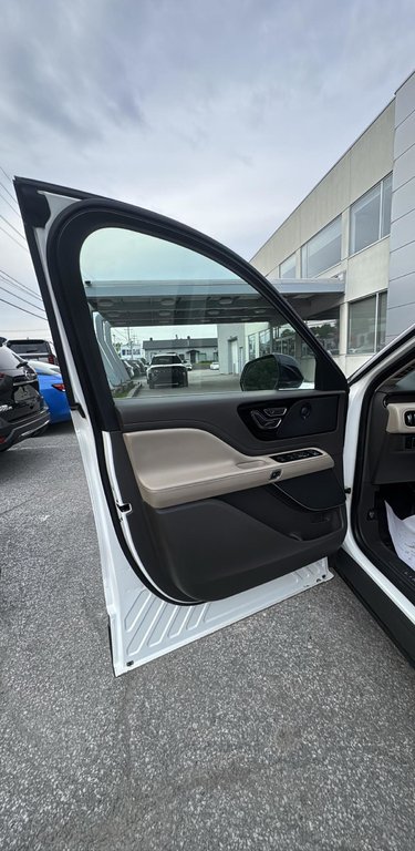 2022 Lincoln Aviator Reserve Cuir Toit Ouvrant 6 Passagers in Terrebonne, Quebec - 7 - w1024h768px