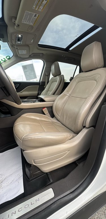 2022 Lincoln Aviator Reserve Cuir Toit Ouvrant 6 Passagers in Terrebonne, Quebec - 8 - w1024h768px
