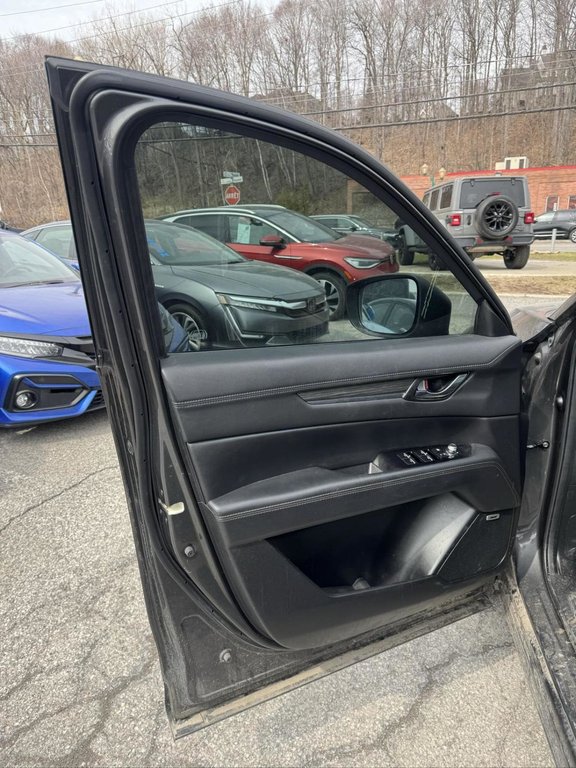 2021 Mazda CX-5 GT Turbo Cuir Toit Ouvrant AWD in Terrebonne, Quebec - 7 - w1024h768px